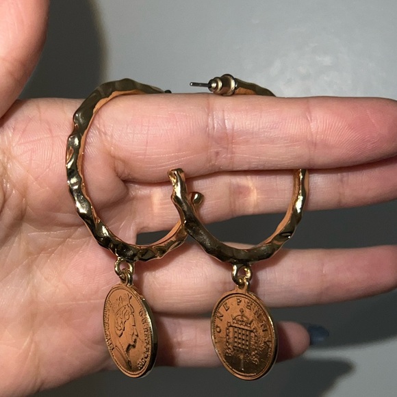 Coin earring and bracelet set - Picture 3 of 4